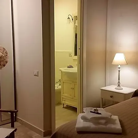 Velamare Bed & Breakfast 4*